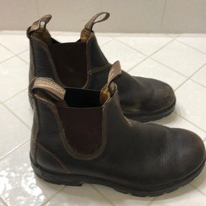 Blundstone boots. women’s size 8. Stout brown.